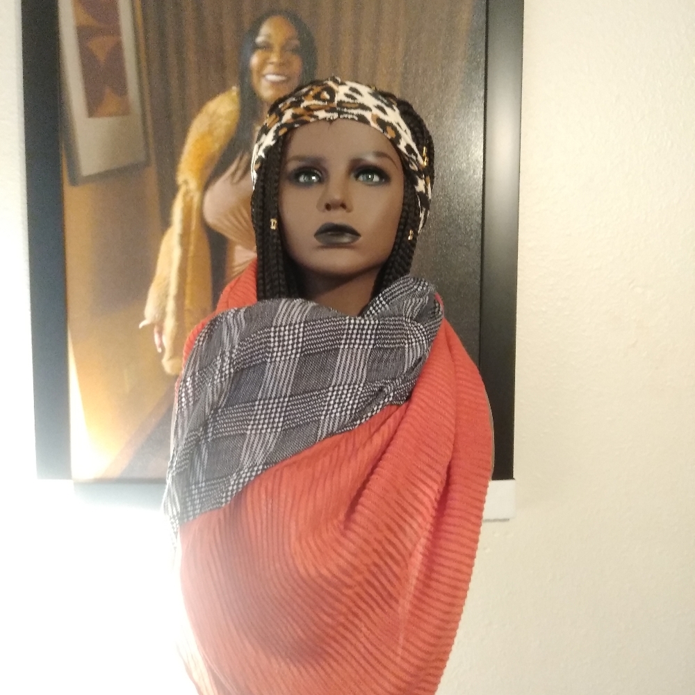 Please welcome my new model Fatima for sale is the scarf she winter time fine - Picture 7 of 14